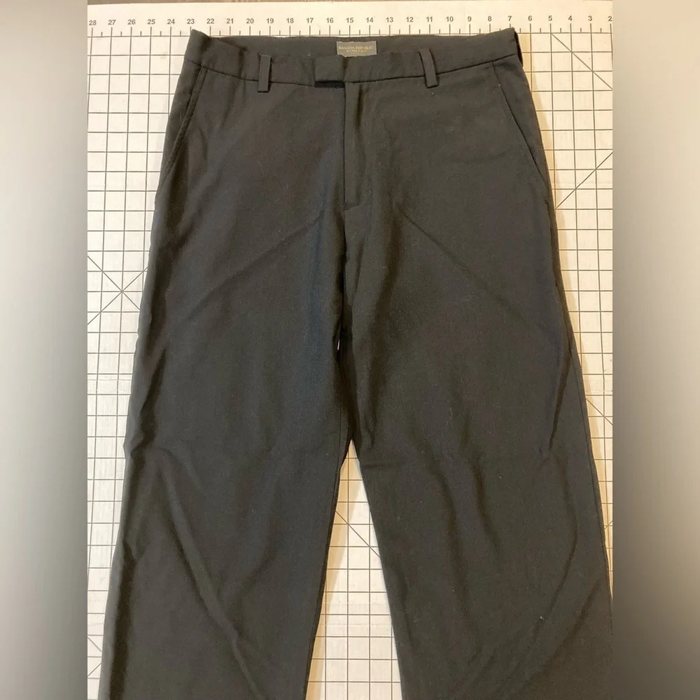 Banana Republic Men’s Size 33L Black Pants‎